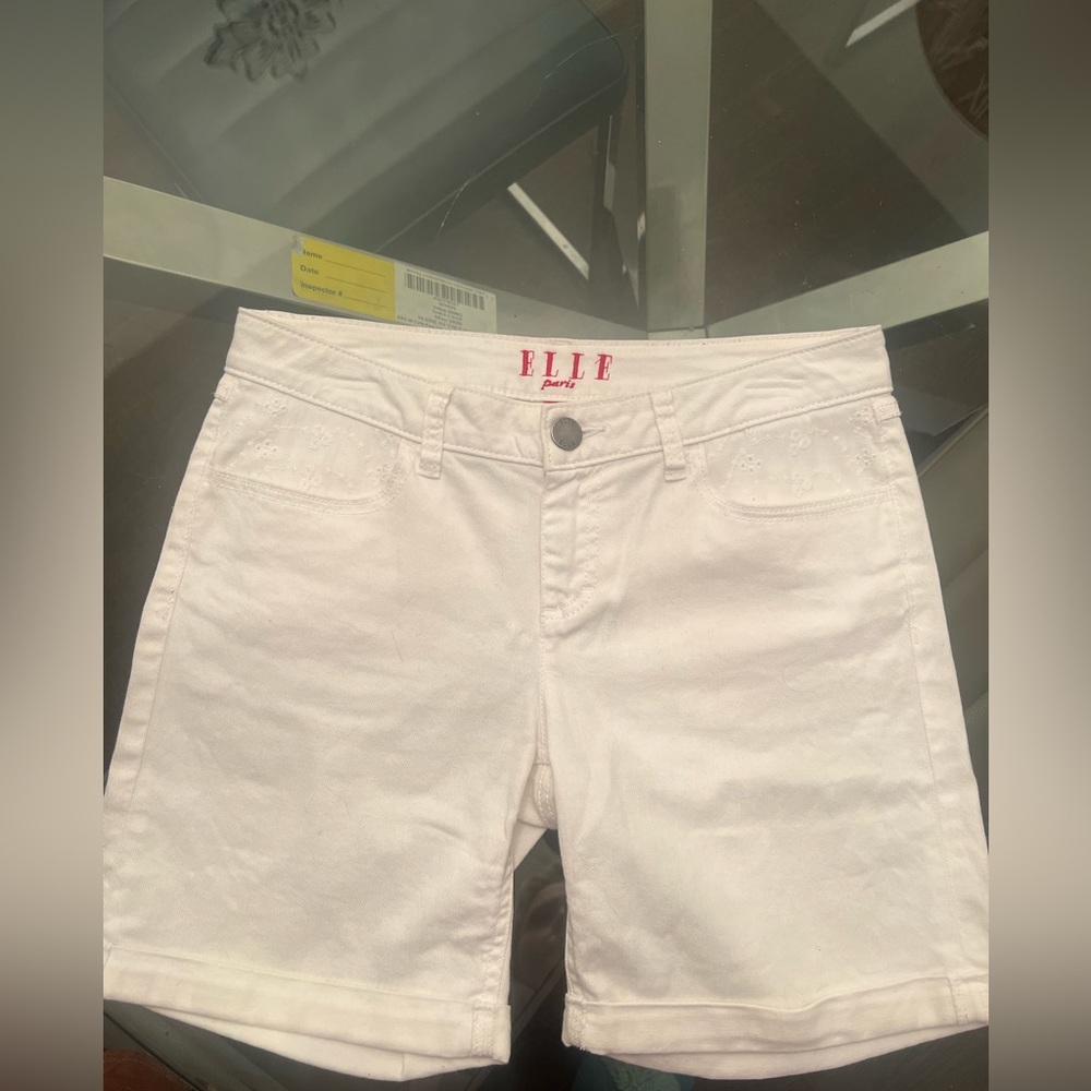 ELLE PARIS SHORTS- size 6- Great Spring Wear!